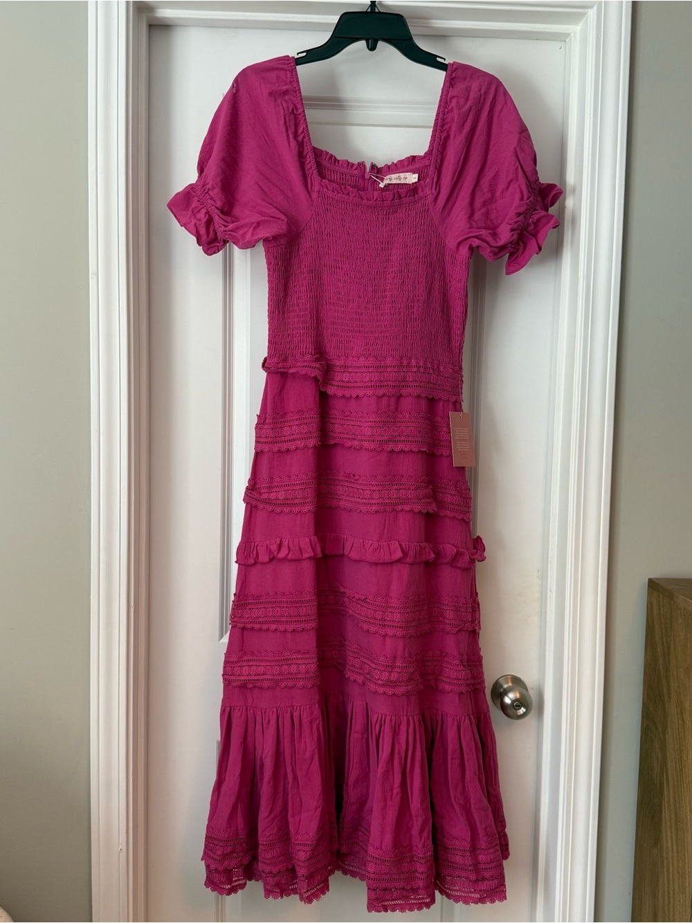 Ivy City Co Fuchsia Puff-Sleeve Tiered Midi Dress - Picture 2 of 9